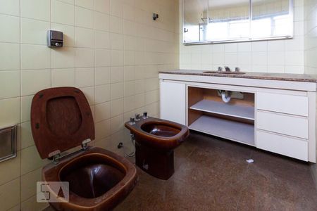 Casa à venda com 280m², 3 quartos e 2 vagasBanheiro da Suíte 