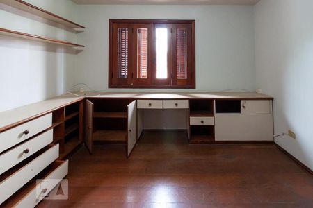 Quarto 2 de casa à venda com 3 quartos, 280m² em Jardim das Vertentes, São Paulo