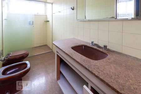 Casa à venda com 280m², 3 quartos e 2 vagasBanheiro