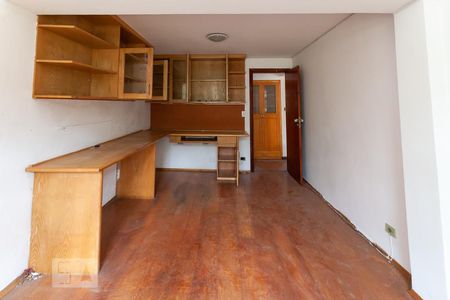 Casa à venda com 280m², 3 quartos e 2 vagasEscritório