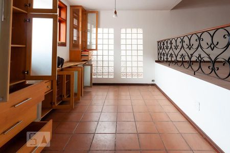 Sala de casa à venda com 3 quartos, 280m² em Jardim das Vertentes, São Paulo