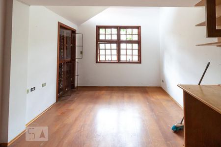 Casa à venda com 280m², 3 quartos e 2 vagasEscritório