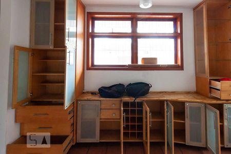 Sala de casa à venda com 3 quartos, 280m² em Jardim das Vertentes, São Paulo