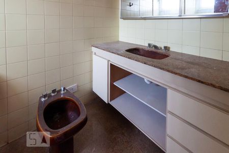 Casa à venda com 280m², 3 quartos e 2 vagasBanheiro da Suíte 