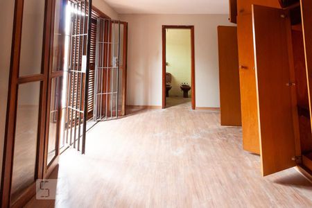 Casa à venda com 280m², 3 quartos e 2 vagasSuíte