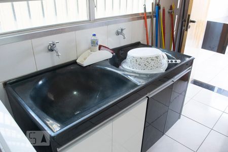 Casa à venda com 302m², 3 quartos e 6 vagasÁREA DE SERVIÇO