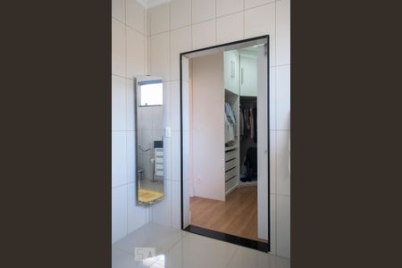 Casa à venda com 302m², 3 quartos e 6 vagasBANHEIRO QUARTO 1