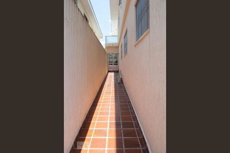 Casa à venda com 302m², 3 quartos e 6 vagasLATERAL