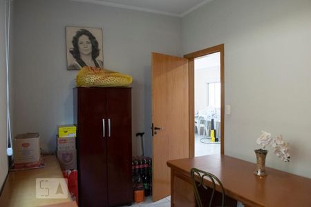 Casa à venda com 302m², 3 quartos e 6 vagasESCRITÓRIO