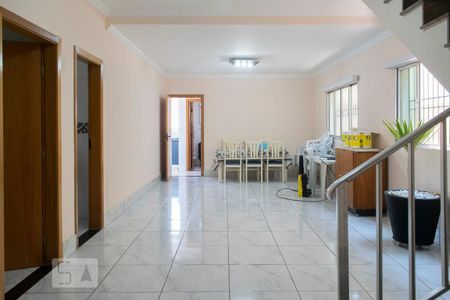 Casa à venda com 302m², 3 quartos e 6 vagasSALÃO INFERIOR