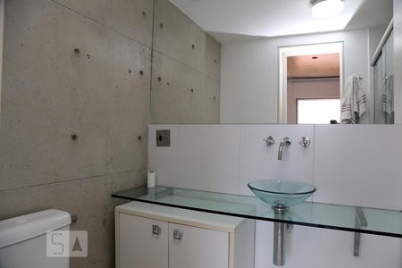 Banheiro Social de apartamento à venda com 1 quarto, 72m² em Jardim Fonte do Morumbi, São Paulo