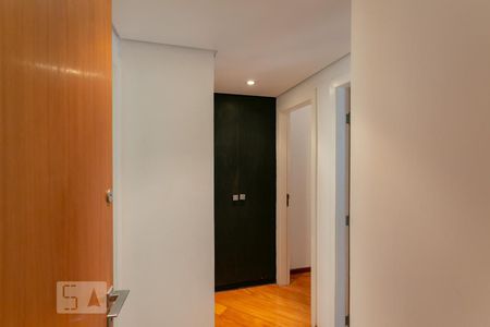 Corredor de apartamento à venda com 3 quartos, 114m² em Sion, Belo Horizonte