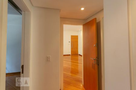 Corredor de apartamento à venda com 3 quartos, 114m² em Sion, Belo Horizonte