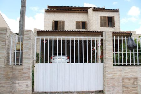 Casa à venda com 163m², 4 quartos e 2 vagasFachada