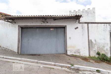 Casa para alugar com 80m², 2 quartos e sem vagaFachada