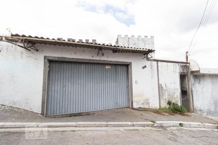 Casa para alugar com 80m², 2 quartos e sem vagaFachada