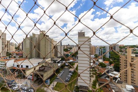 Vista da suíte de apartamento para alugar com 3 quartos, 118m² em Centro, Campinas
