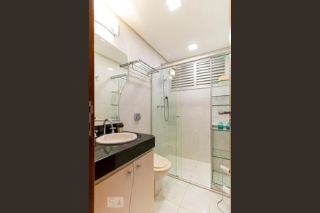 Apartamento à venda com 118m², 3 quartos e 1 vaga Apartamento à venda com 118m², 3 quartos e 1 vagaBanheiro social