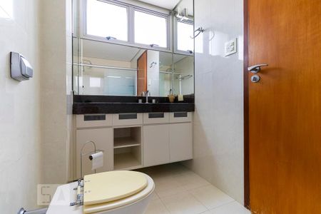 Apartamento à venda com 118m², 3 quartos e 1 vaga Apartamento à venda com 118m², 3 quartos e 1 vagaBanheiro da suíte
