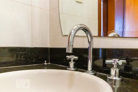 Apartamento à venda com 118m², 3 quartos e 1 vaga Apartamento à venda com 118m², 3 quartos e 1 vagaBanheiro social