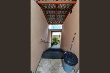 Casa à venda com 200m², 3 quartos e 4 vagas Casa à venda com 200m², 3 quartos e 4 vagasAcesso