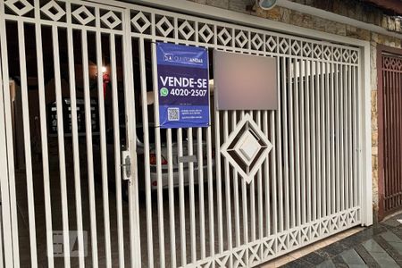 Casa à venda com 200m², 3 quartos e 4 vagasFachada