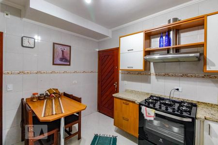 Casa à venda com 200m², 3 quartos e 4 vagas Casa à venda com 200m², 3 quartos e 4 vagasCozinha