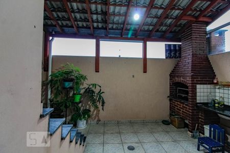 Casa à venda com 200m², 3 quartos e 4 vagas Casa à venda com 200m², 3 quartos e 4 vagasÁrea de Serviço e Churrasqueira