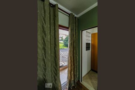 Casa à venda com 200m², 3 quartos e 4 vagas Casa à venda com 200m², 3 quartos e 4 vagasVaranda