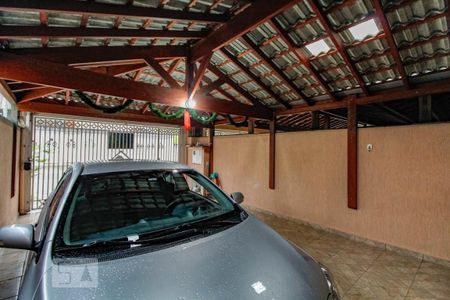 Casa à venda com 200m², 3 quartos e 4 vagas Casa à venda com 200m², 3 quartos e 4 vagasGaragem