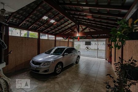 Casa à venda com 200m², 3 quartos e 4 vagas Casa à venda com 200m², 3 quartos e 4 vagasGaragem