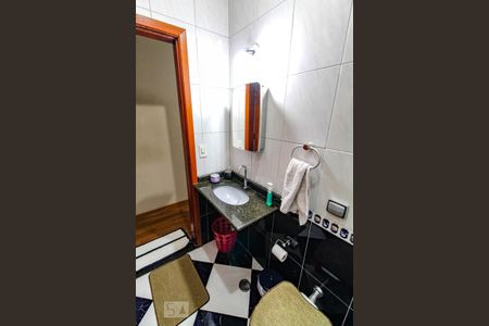 Casa à venda com 200m², 3 quartos e 4 vagas Casa à venda com 200m², 3 quartos e 4 vagasBanheiro