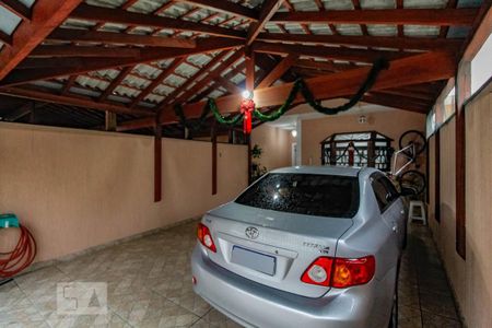 Casa à venda com 200m², 3 quartos e 4 vagas Casa à venda com 200m², 3 quartos e 4 vagasGaragem