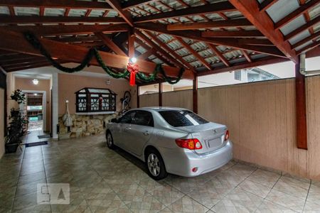 Casa à venda com 200m², 3 quartos e 4 vagas Casa à venda com 200m², 3 quartos e 4 vagasGaragem