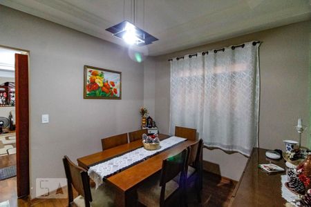 Casa à venda com 200m², 3 quartos e 4 vagas Casa à venda com 200m², 3 quartos e 4 vagasSala de Jantar