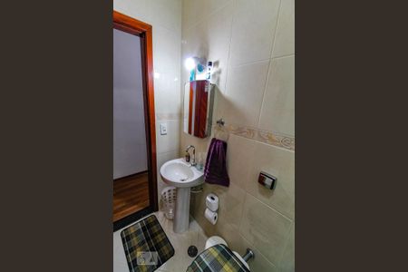 Casa à venda com 200m², 3 quartos e 4 vagas Casa à venda com 200m², 3 quartos e 4 vagasBanheiro