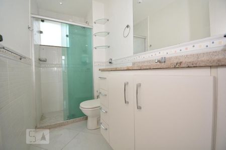 Apartamento para alugar com 70m², 2 quartos e sem vagaBanheiro