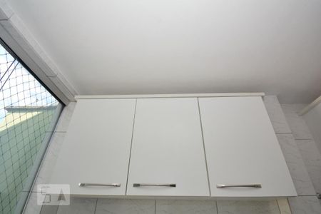 Apartamento para alugar com 70m², 2 quartos e sem vagaCozinha e Área de Serviço