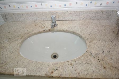 Apartamento para alugar com 70m², 2 quartos e sem vagaBanheiro