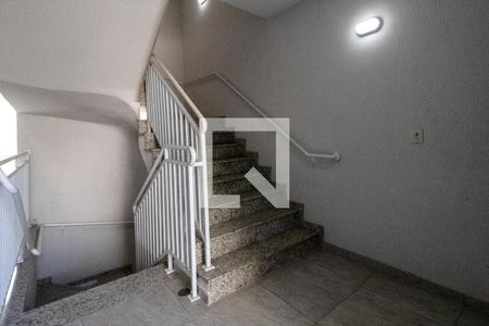 Apartamento à venda com 30m², 1 quarto e 1 vaga Apartamento à venda com 30m², 1 quarto e 1 vagaescadas de acesso