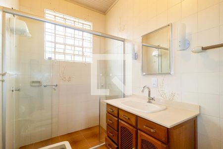 Casa para alugar com 212m², 5 quartos e 4 vagas Casa para alugar com 212m², 5 quartos e 4 vagasBanheiro 1