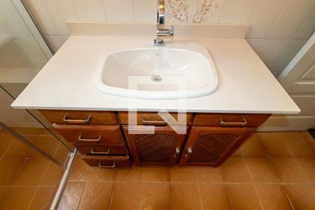 Casa para alugar com 212m², 5 quartos e 4 vagas Casa para alugar com 212m², 5 quartos e 4 vagasBanheiro 1
