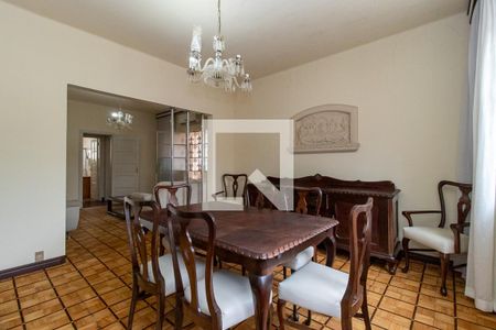 Casa para alugar com 212m², 5 quartos e 4 vagas Casa para alugar com 212m², 5 quartos e 4 vagasSala de Estar