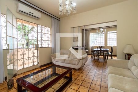Casa para alugar com 5 quartos, 212m² em Rebouças, Curitiba