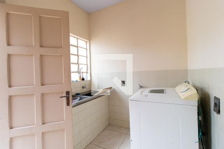 Casa para alugar com 212m², 5 quartos e 4 vagas Casa para alugar com 212m², 5 quartos e 4 vagasÁrea de Serviço