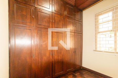 Casa para alugar com 212m², 5 quartos e 4 vagas Casa para alugar com 212m², 5 quartos e 4 vagasQuarto 2