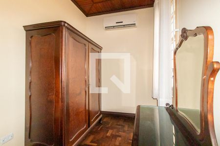 Casa para alugar com 212m², 5 quartos e 4 vagas Casa para alugar com 212m², 5 quartos e 4 vagasQuarto 1