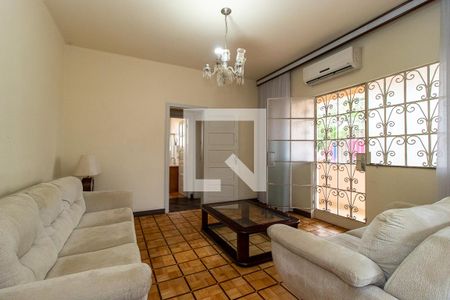 Casa para alugar com 212m², 5 quartos e 4 vagas Casa para alugar com 212m², 5 quartos e 4 vagasSala 1