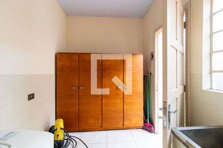 Casa para alugar com 212m², 5 quartos e 4 vagas Casa para alugar com 212m², 5 quartos e 4 vagasÁrea de Serviço