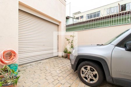 Casa para alugar com 212m², 5 quartos e 4 vagas Casa para alugar com 212m², 5 quartos e 4 vagasGaragem
